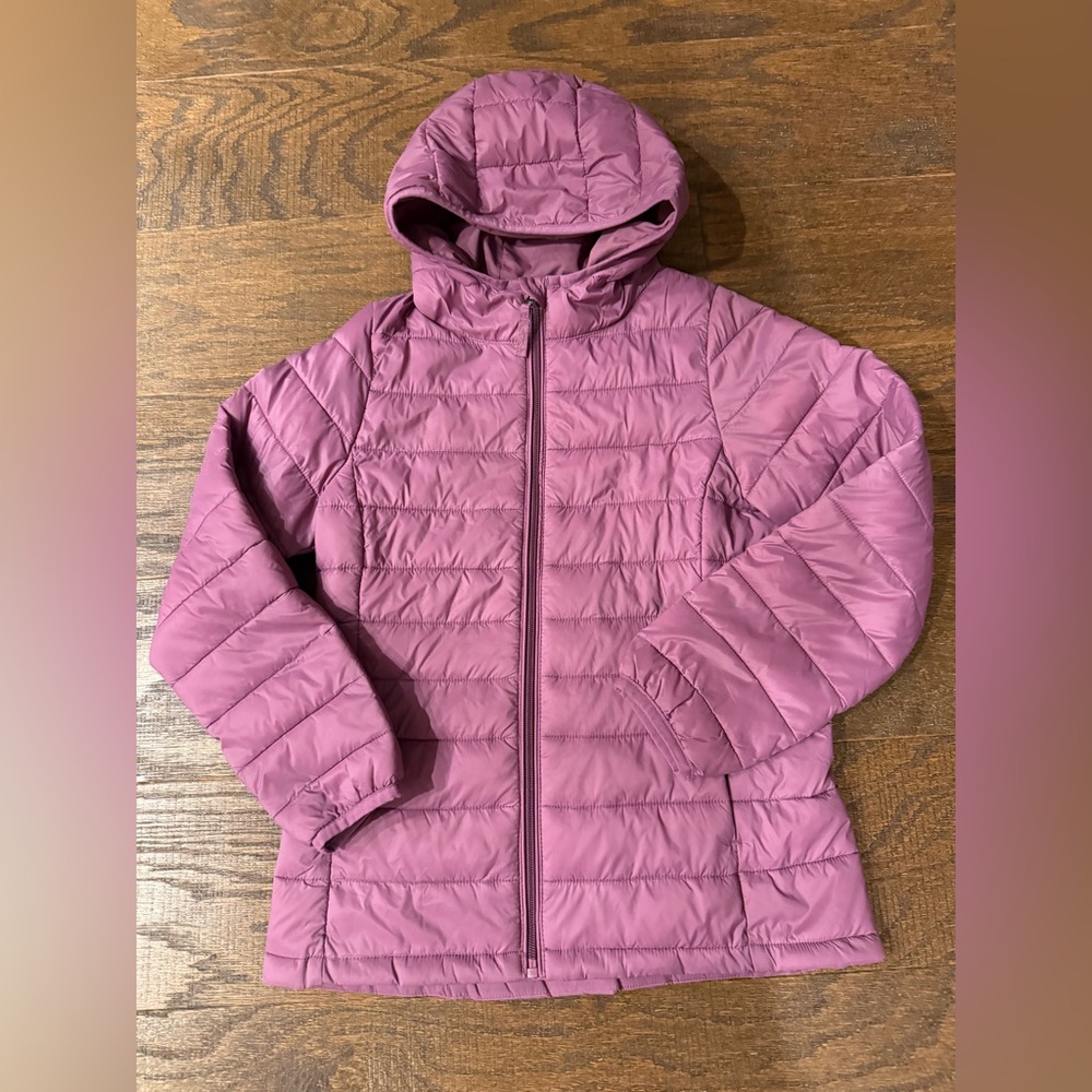 Amazon Essentials girls lightweight, water-resistant, packable jacket size 9Y